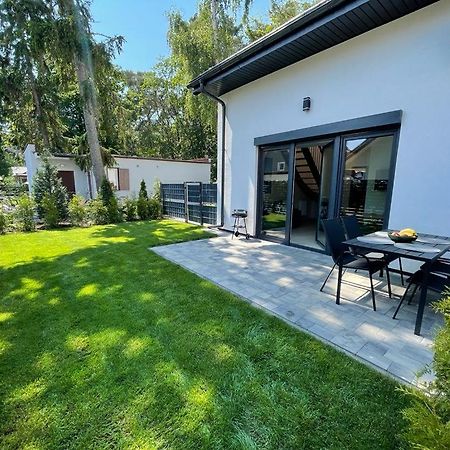 Apartamenty Przy Parku -150M Od Plazy Darlowko Kültér fotó
