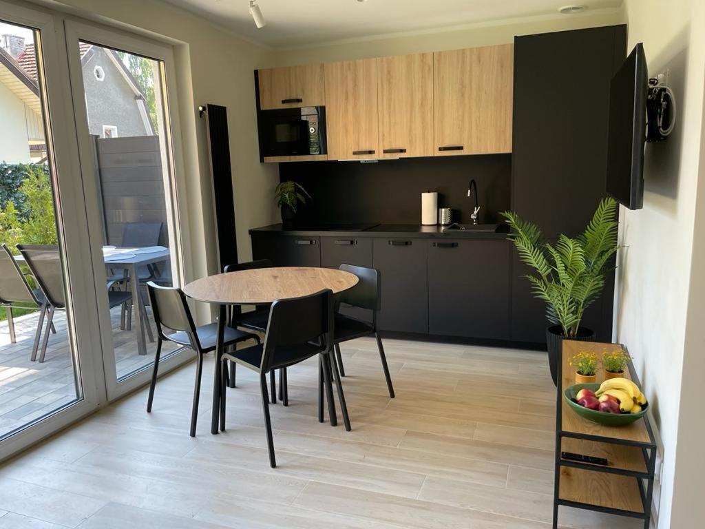 Apartamenty Przy Parku -150M Od Plazy Darlowko Kültér fotó